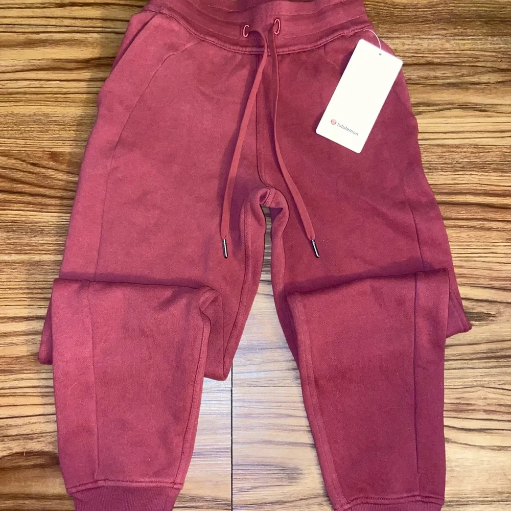 Lululemon Athletica - Picture 2 of 4